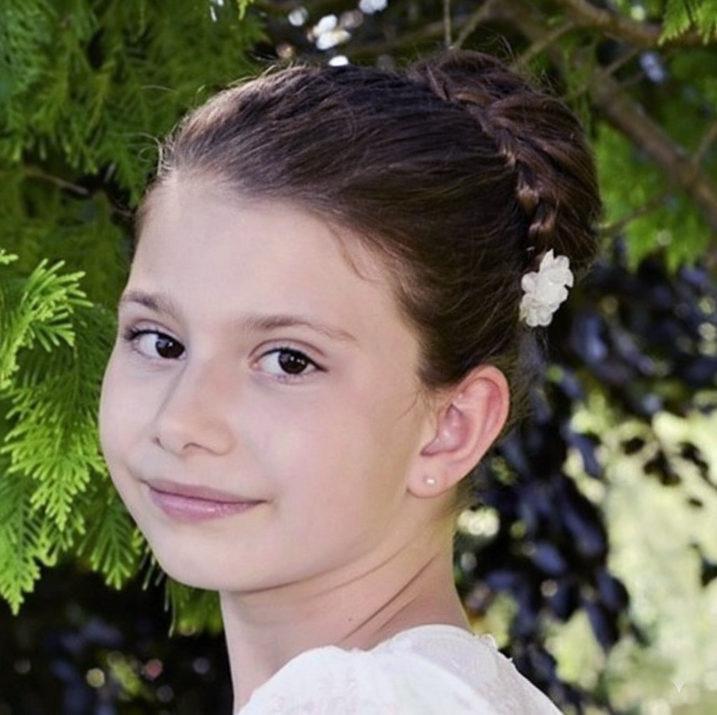 Recogido de comunión para niña en Peluquería Ana, Boiro